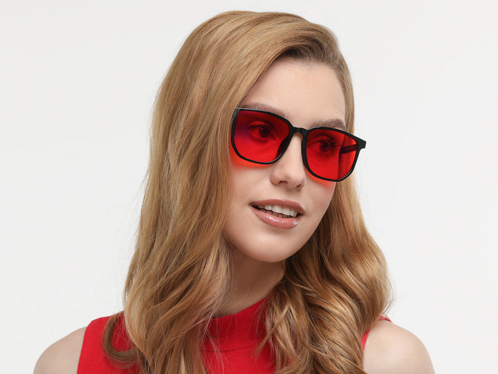 Evelenne Nocturne glasses lifestyle view